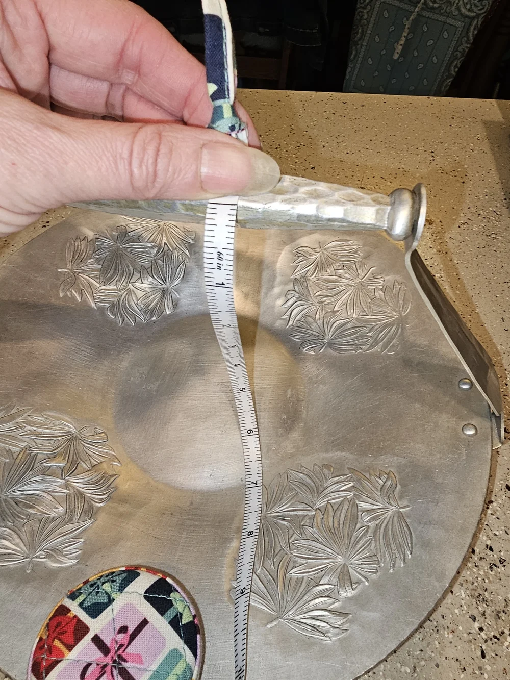 Everlast Silver Floral Hammered Metal Serving Tray